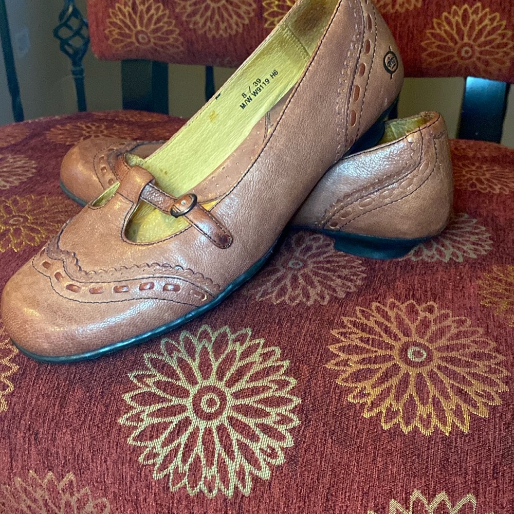 Born Mary Jane style light cranberry shoe